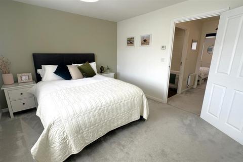 17 Breedon Way, Birmingham, B30 3AT