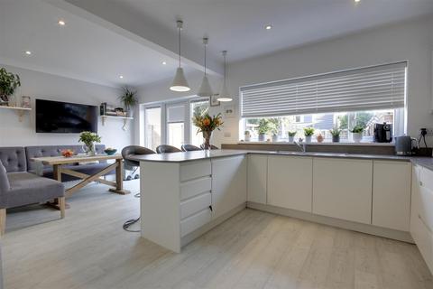 9 Mill Rise, Swanland, North Ferriby, HU14 3PN