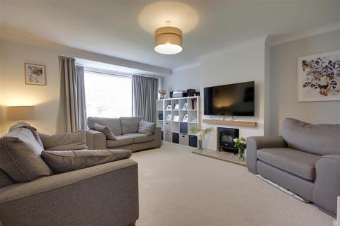 9 Mill Rise, Swanland, North Ferriby, HU14 3PN