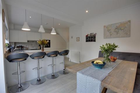 9 Mill Rise, Swanland, North Ferriby, HU14 3PN