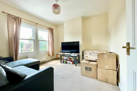 2 bedroom apartment to rent, London Road, Riverhead