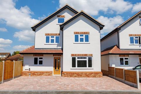 4 bedroom detached house for sale, Albion Road, Benfleet SS7