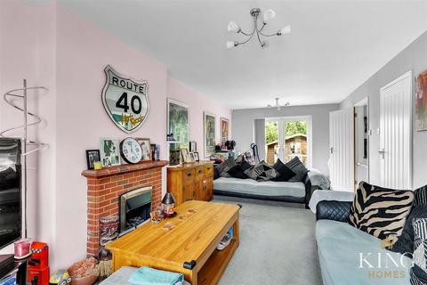 8 Brickyard Lane, Studley, B80 7EE