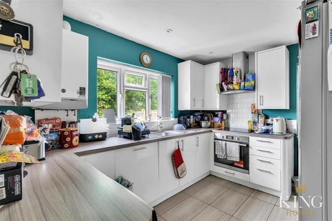 8 Brickyard Lane, Studley, B80 7EE