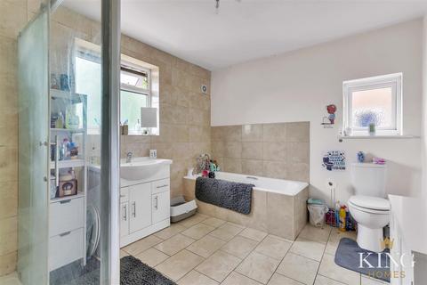 8 Brickyard Lane, Studley, B80 7EE