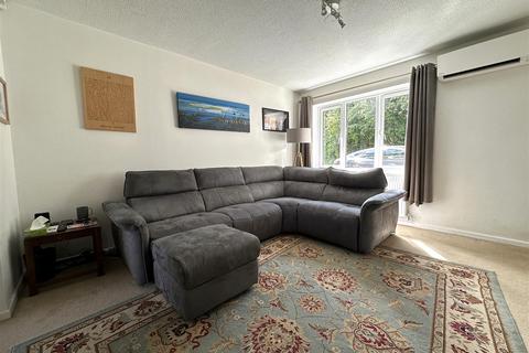 9 Chepstow Close, Chippenham, SN14 0XP