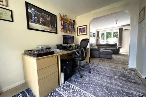 9 Chepstow Close, Chippenham, SN14 0XP