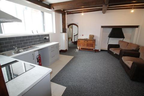 3 bedroom maisonette to rent, Flat 1, The Gallery, 13 Market Place, Shifnal