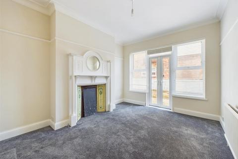 7 Mapperley Crescent, Nottingham, NG3 5FN