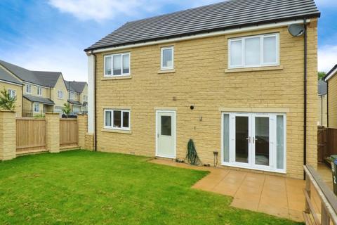 4 bedroom detached house to rent, Swarth Fell Close, Skipton