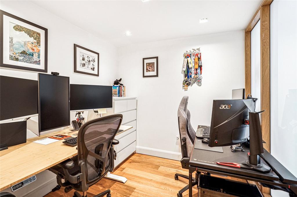 Bedroom/Study