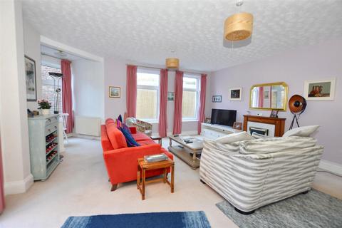 2 bedroom flat for sale, Weybourne Road, Sheringham