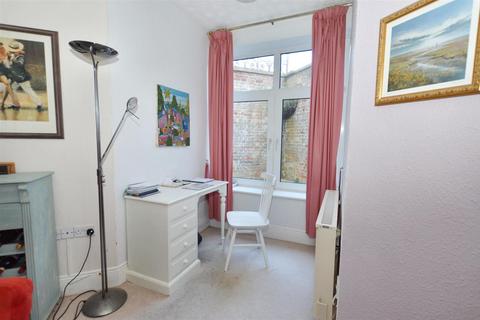 2 bedroom flat for sale, Weybourne Road, Sheringham