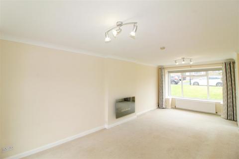 4 bedroom detached house to rent, Lindrick Way, Harrogate