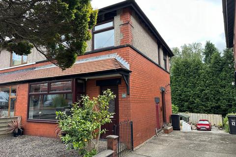 3 bedroom semi-detached house to rent, Lower Laith Avenue, Todmorden