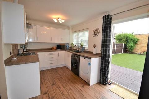 4 bedroom end of terrace house for sale, Queen Elizabeth Drive, Stanford-Le-Hope SS17