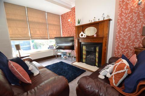 3 bedroom property for sale, Poplar Grove, Horton Bank Top, Bradford