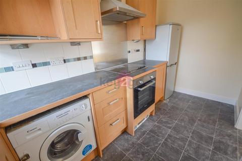 2 bedroom apartment to rent, Oxclose Park Gardens, Halfway S20