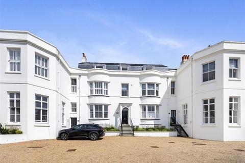 2 bedroom property for sale, Field House, High Street, Rottingdean