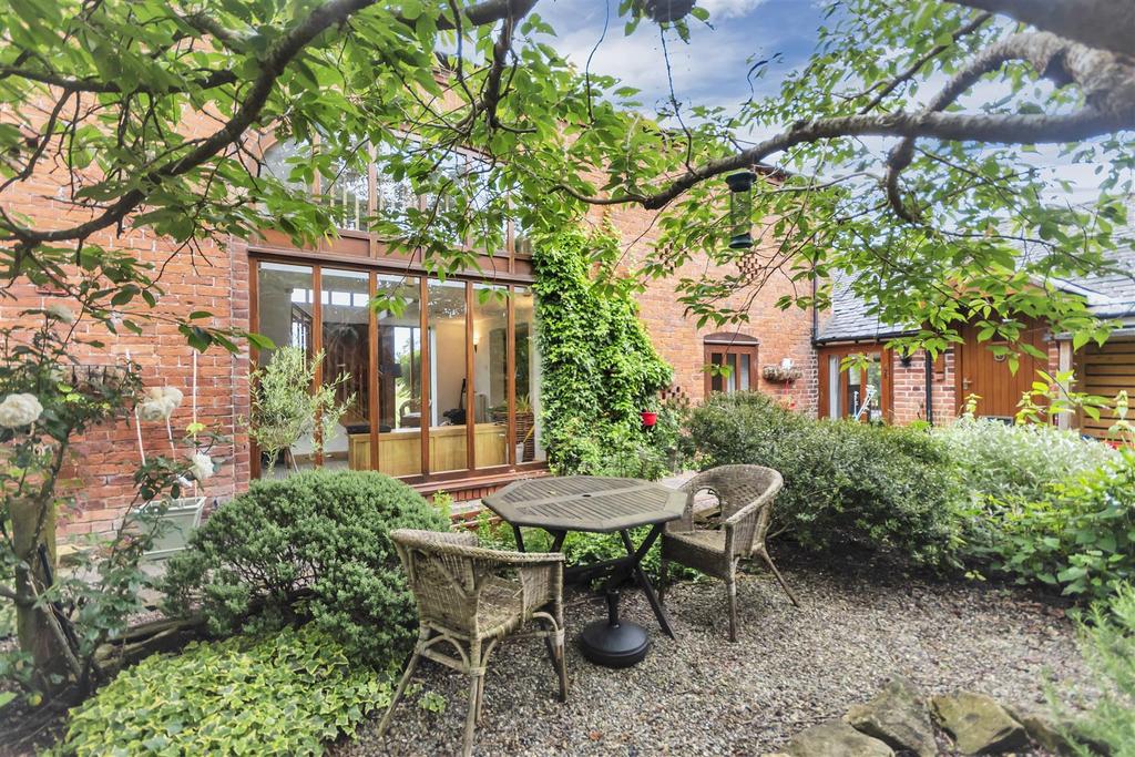 Courtyard Garden