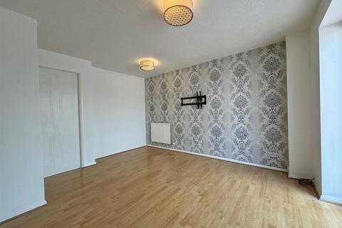 2 bedroom semi-detached house to rent, Inglesham Close, Manchester, M23 1LQ