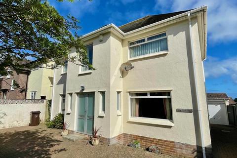 3 bedroom detached house for sale, Vicarage Avenue, Llandudno