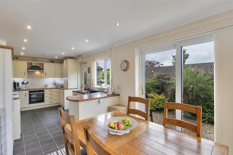 5 Breidden Close, Oswestry, SY11 1TT