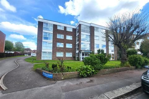 2 bedroom flat for sale, High Birch Court, Park Road, New Barnet, EN4