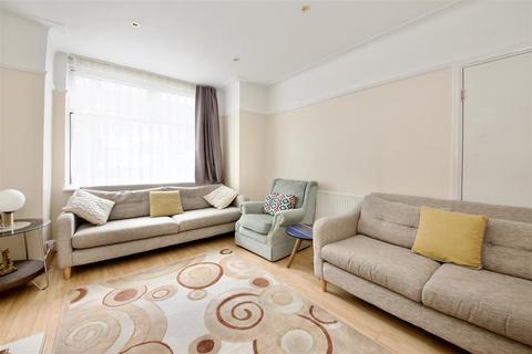 3 bedroom end of terrace house for sale, Lincoln Crescent, Enfield