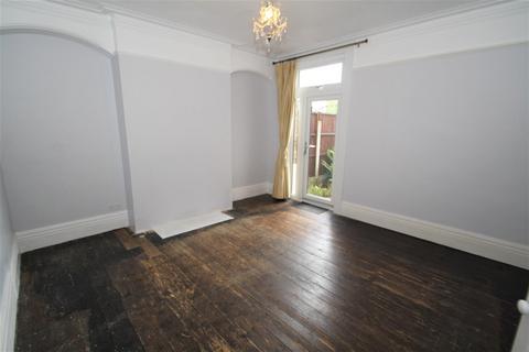 3 bedroom ground floor flat to rent, Cossington Road, Westcliff-On-Sea