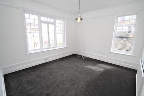 2 bedroom flat to rent, Palmerston Road, Westcliff-On-Sea