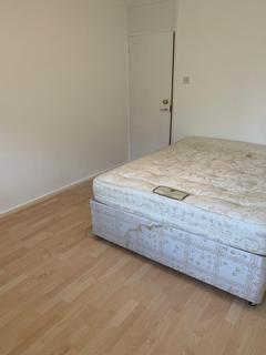 Studio to rent, Holmleigh Road Estate, London, N16