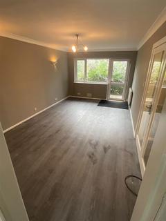 2 bedroom flat to rent, Clumber Court, Clumber Crescent South, Nottingham