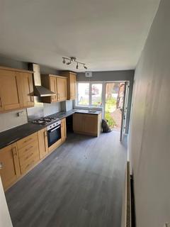 2 bedroom flat to rent, Clumber Court, Clumber Crescent South, Nottingham