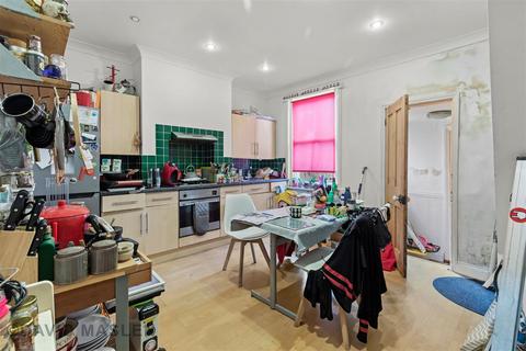 2 bedroom house for sale, Redvers Road, Brighton