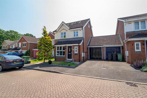5 bedroom detached house for sale, Rayleigh Close, Allington