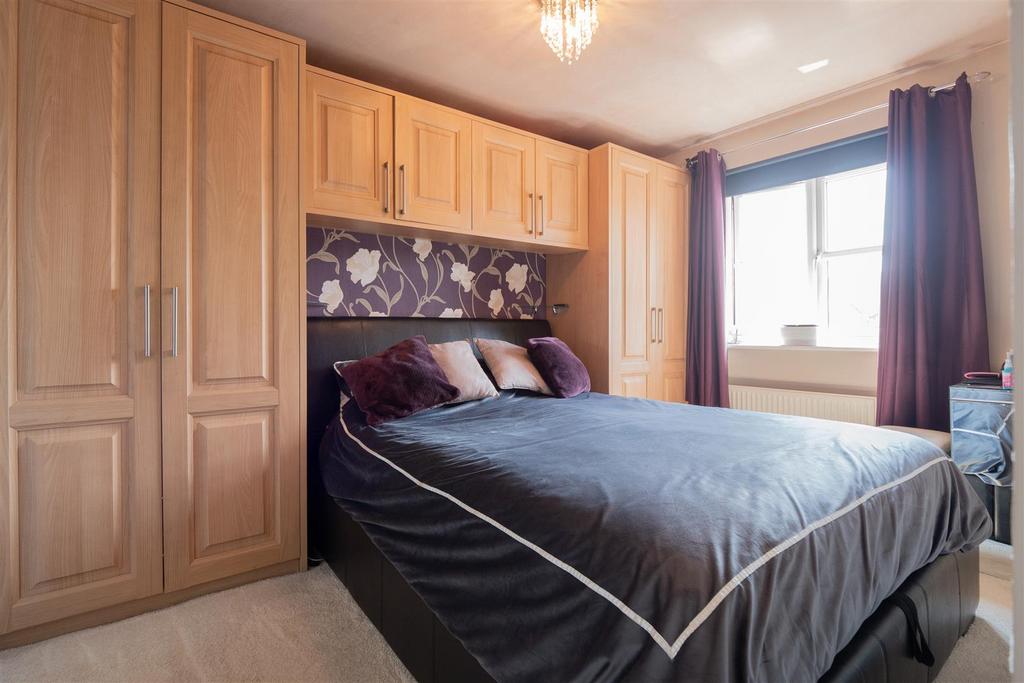 Bedroom 1.jpg