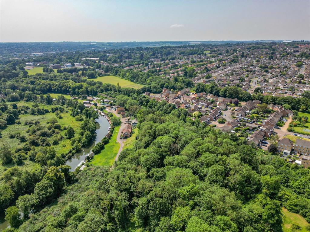 River Medway.jpg