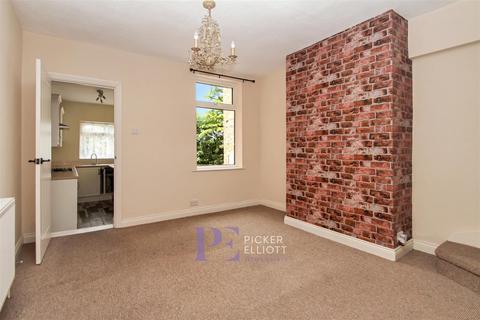 2 bedroom terraced house to rent, Kirkby Road, Barwell LE9