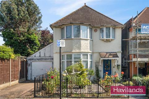 3 bedroom detached house for sale, Fernleigh Road, London
