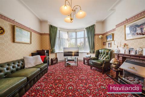 3 bedroom detached house for sale, Fernleigh Road, London