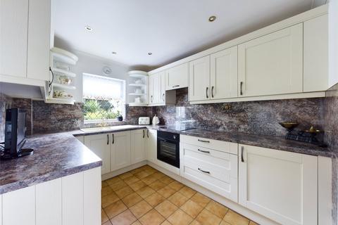 4 bedroom detached house for sale, Suffolk Drive, Laindon West, Essex, SS15