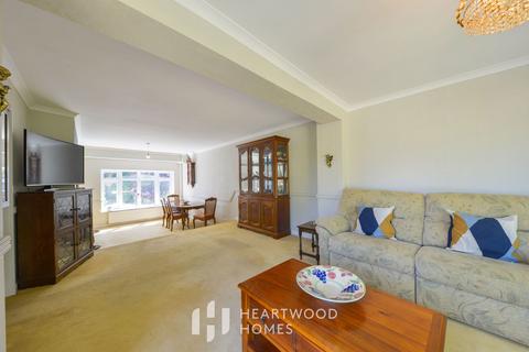 15 Forefield, St Albans, AL2 3DG