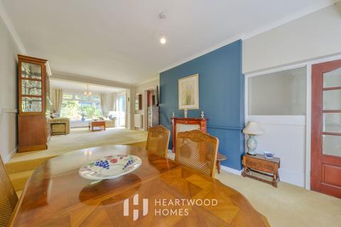 15 Forefield, St Albans, AL2 3DG