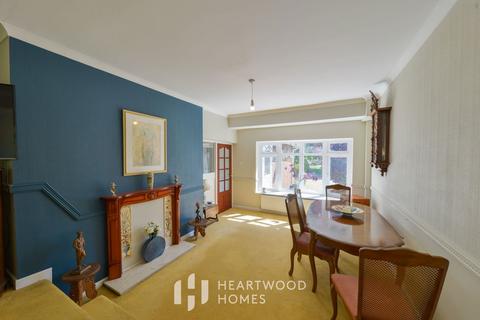 15 Forefield, St Albans, AL2 3DG