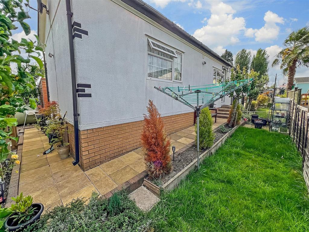 Forstal Lane, Harrietsham, Maidstone... 2 bed park home for sale £125,000