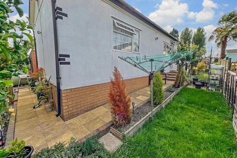 2 bedroom park home for sale, Forstal Lane, Harrietsham, Maidstone, Kent