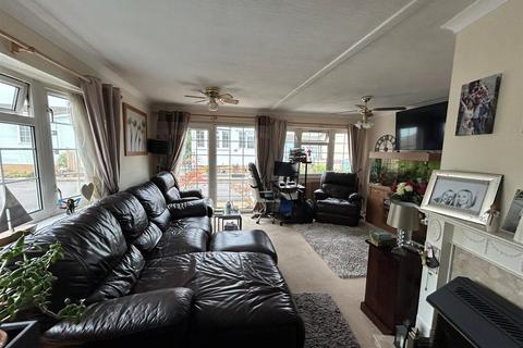 2 bedroom park home for sale, Forstal Lane, Harrietsham, Maidstone, Kent