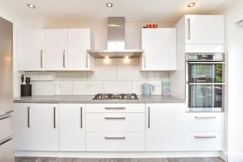 11 Downsway, Whyteleafe, CR3 0EW