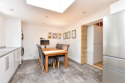 11 Downsway, Whyteleafe, CR3 0EW